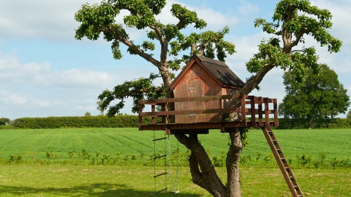 Drewniany domek z dziecięcych marzeń