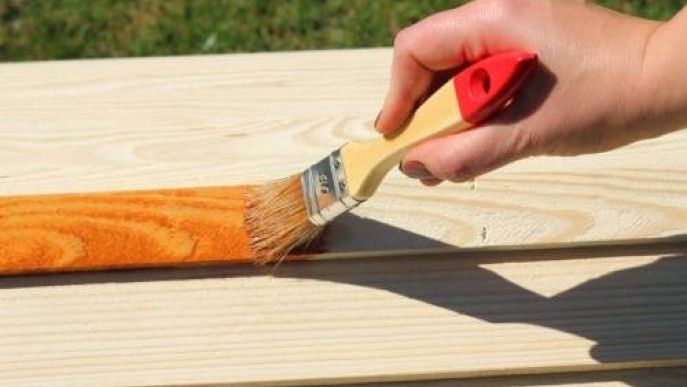 Najczęściej popełniane błędy przy malowaniu drewna
