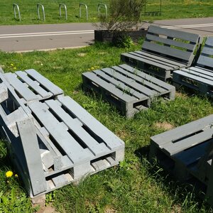 Prosty pomysł na leżaki z palet.