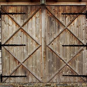 Drewniana stara stodoła − jak zabezpieczyć deski? Podpowiadamy!