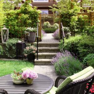 Jak skutecznie zaplanować ogród wokół domu? - porady
