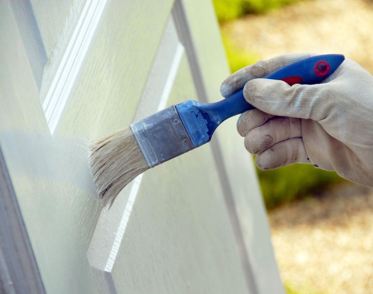 Najlepszy do malowania drzwi będzie wałek malarski.