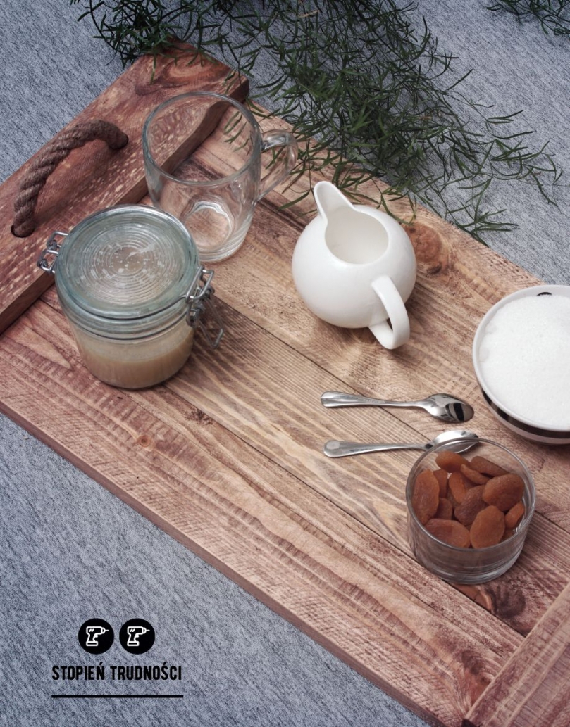 Drewniana taca DIY.